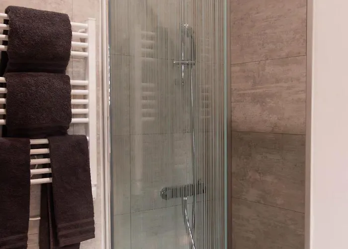 Couette-café La De L'ange 3*